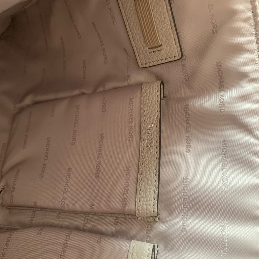 Michael Kors Wrist Wallet/ tablet case - Picture 4 of 5